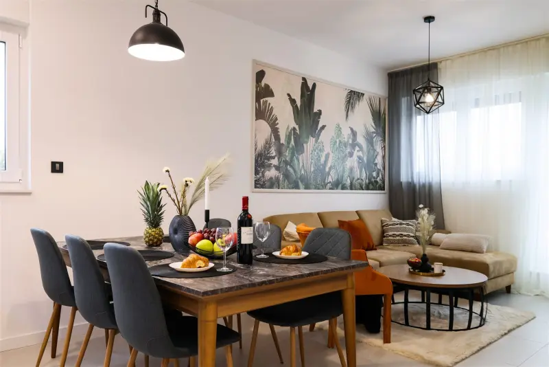 Apartment 4